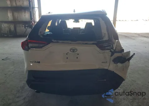 2021 Toyota Rav4 Xle z USA, uszkodzony, nr VIN 2T3W1RFV9MC163019